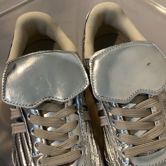 NWOB Steve Madden Silver Madrid Sneakers - Picture 14 of 14